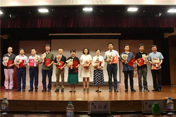 毕业季：“情染园林，逐梦思源” ——2017园林学院毕业典礼暨红毯仪式圆满举行